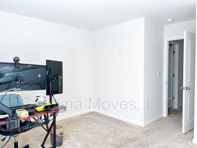 Building Photo - 1521 Rosegarth Ln