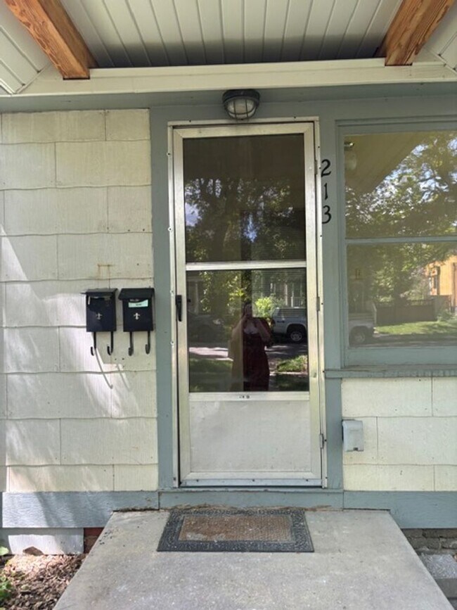 Primary Photo - 213 S 3rd Ave