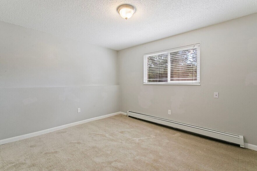 Building Photo - 330 Vehr Dr