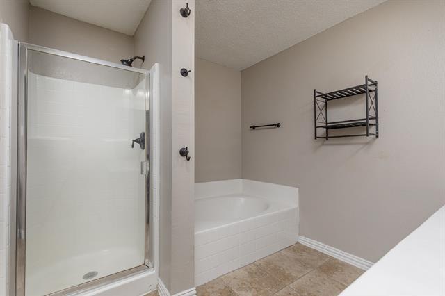 Building Photo - 2228 Bradford Pear Dr