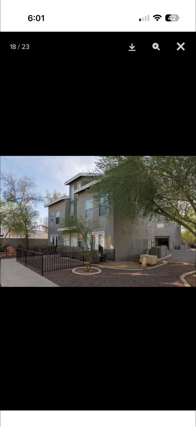 Building Photo - Roosevelt West Townhomes