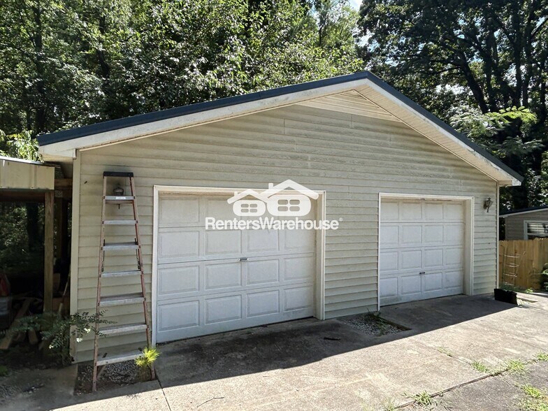 Building Photo - 221 Virginia Dr
