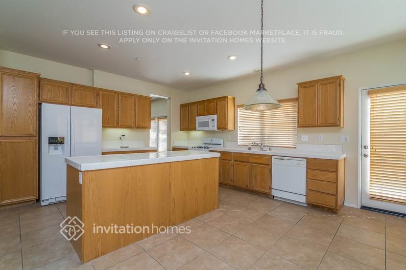 Building Photo - 7833 Calle Del Rio St