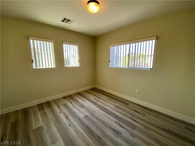 Building Photo - 6158 Dutch Windmill Ave