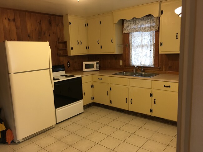 Building Photo - 7 Carlisle St