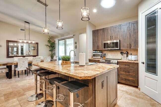 Building Photo - 3347 Silver Arrow Dr