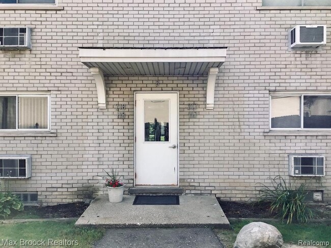 Building Photo - 4113 Telegraph Rd