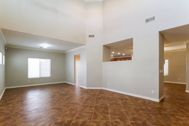 Building Photo - 308 Sierra Breeze Ave