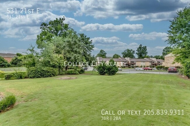 Building Photo - 531 21st St E