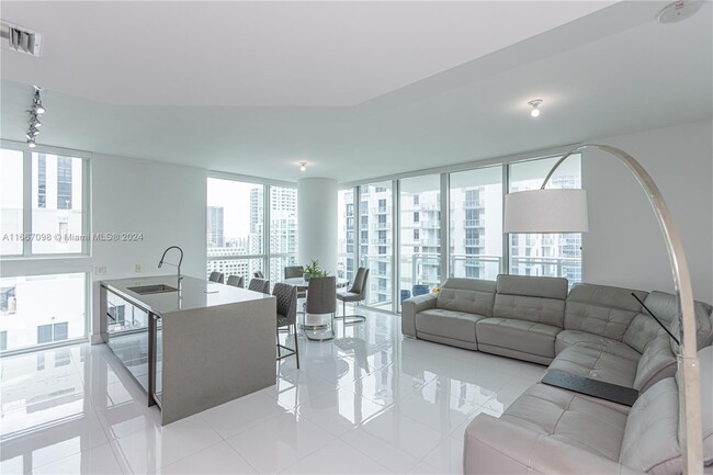 Primary Photo - 1080 Brickell Ave