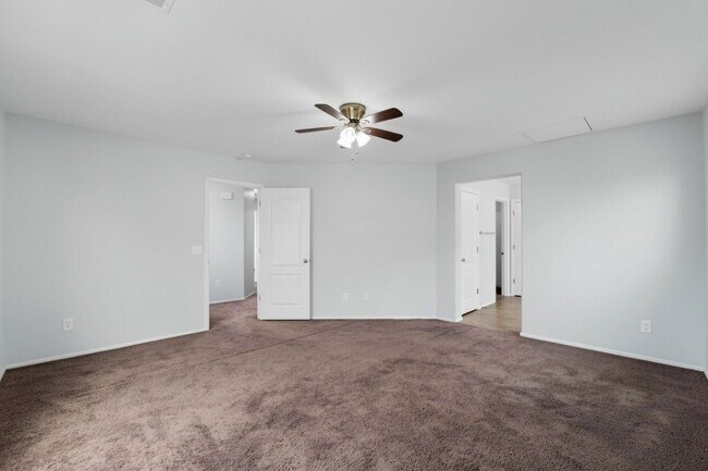 Building Photo - 2220 S Ponderosa Dr