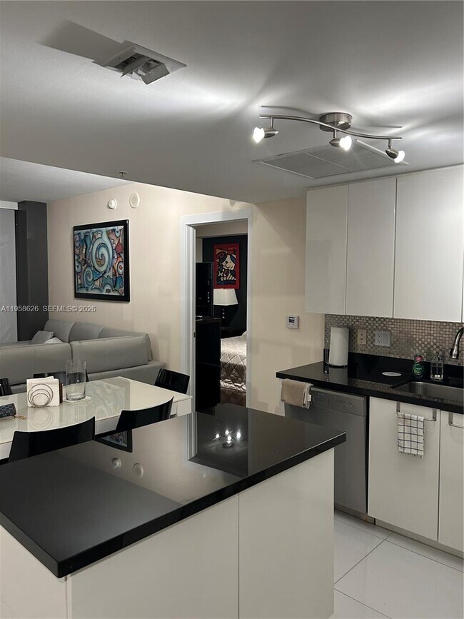 Building Photo - 92 SW 3rd St