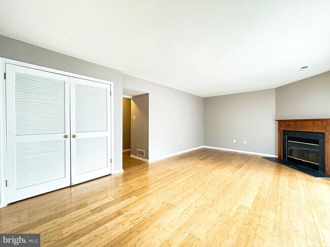 Building Photo - 1702 Old Mill Ct