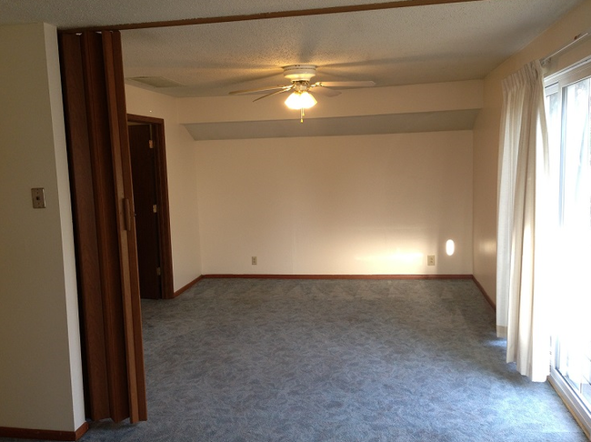 Interior Photo - Country Hills