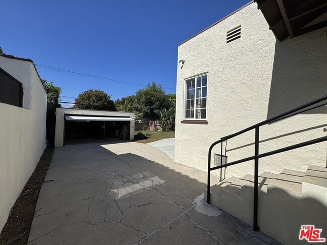 Building Photo - 10529 Clarkson Rd