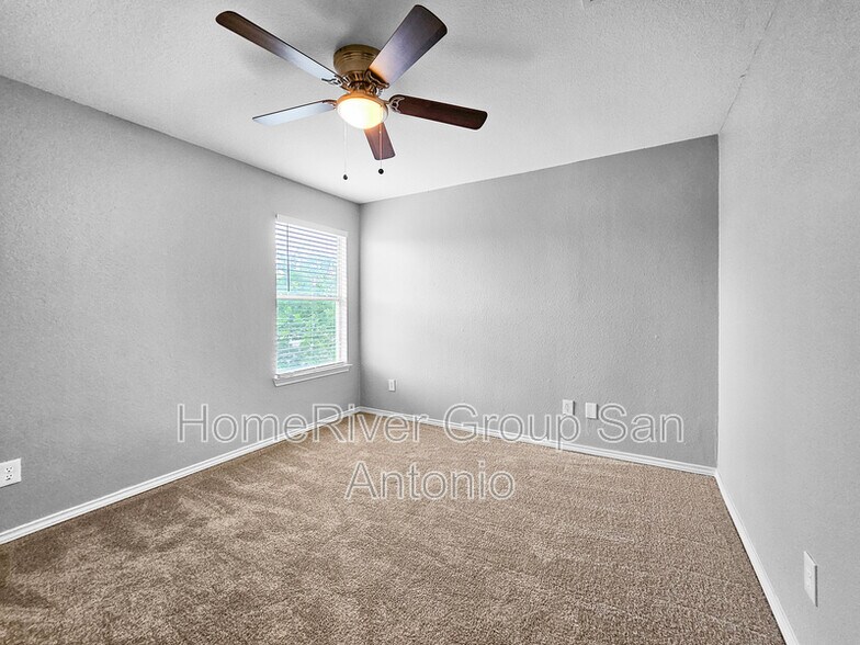 Building Photo - 2907 Candleside Dr