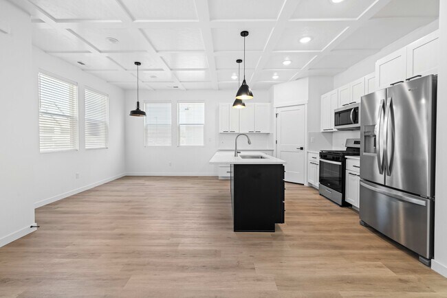 Building Photo - 4202 Saylor Ln