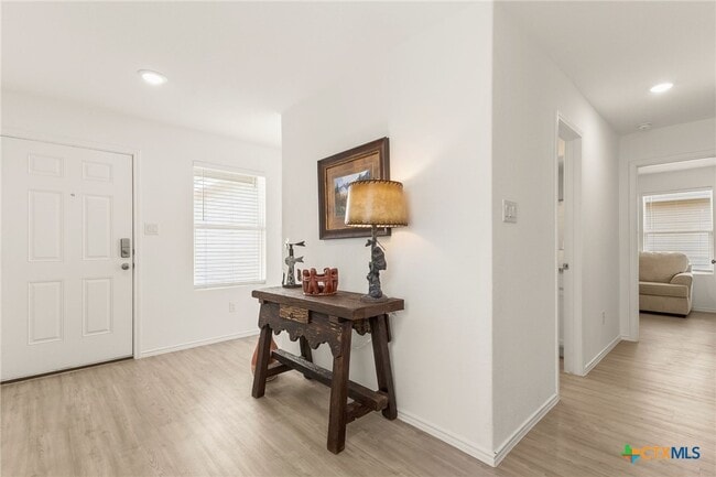 Building Photo - 9129 Navarro Vis