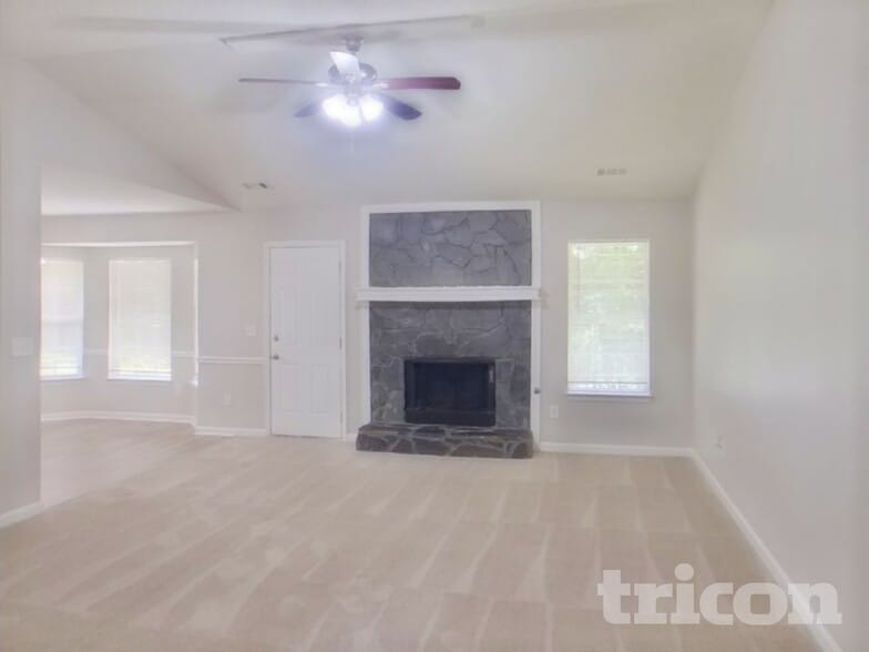 Building Photo - 372 Cheri Pl