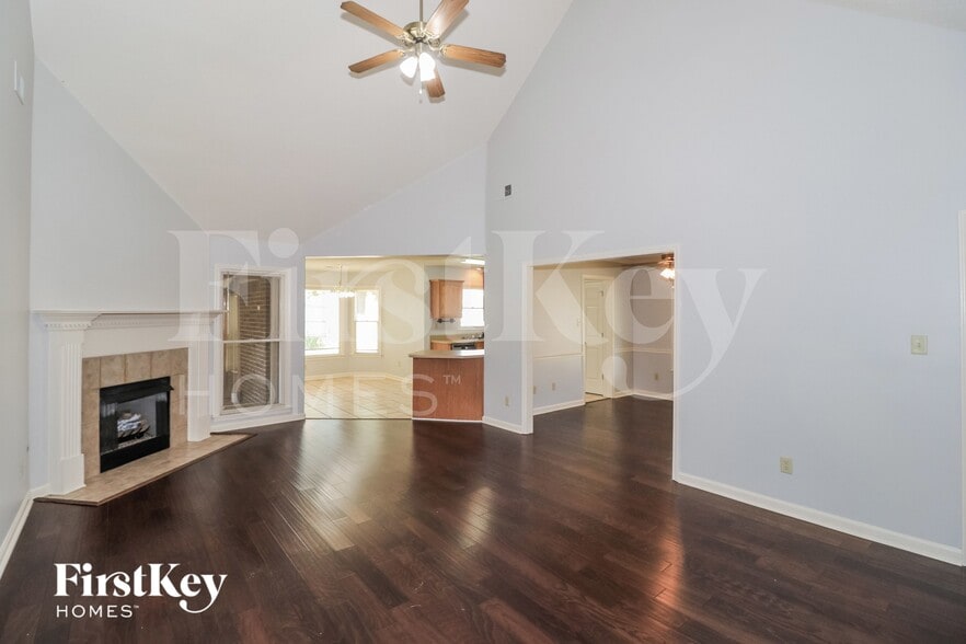 Building Photo - 10292 Green Moss Dr N