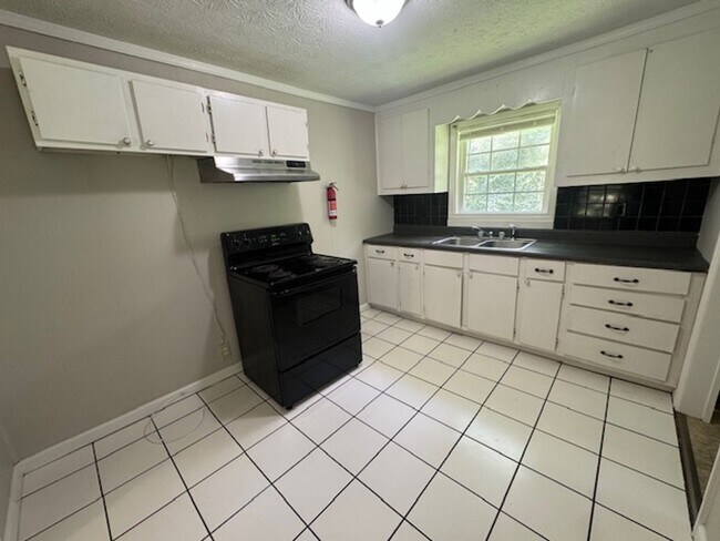 Building Photo - 1055 Co Rd 454