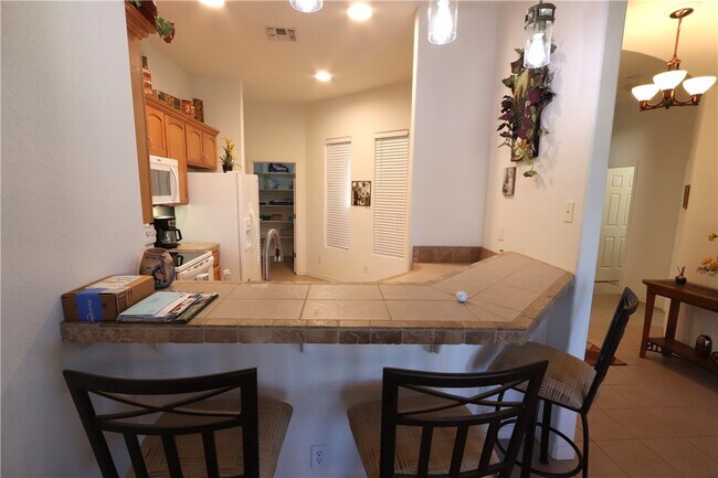 Building Photo - 2885 Esmerelda Dr