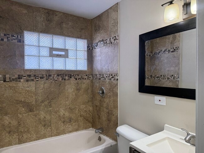 Building Photo - 537 Andover St