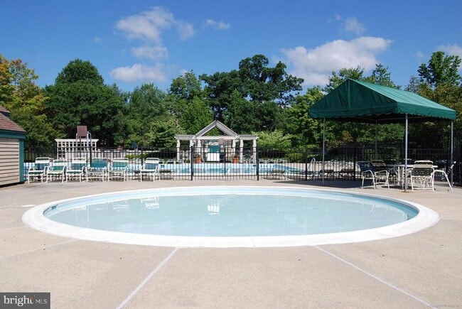 Building Photo - 5708 Chapman Mill Dr