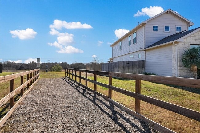 Building Photo - 507 Bluffview Dr.