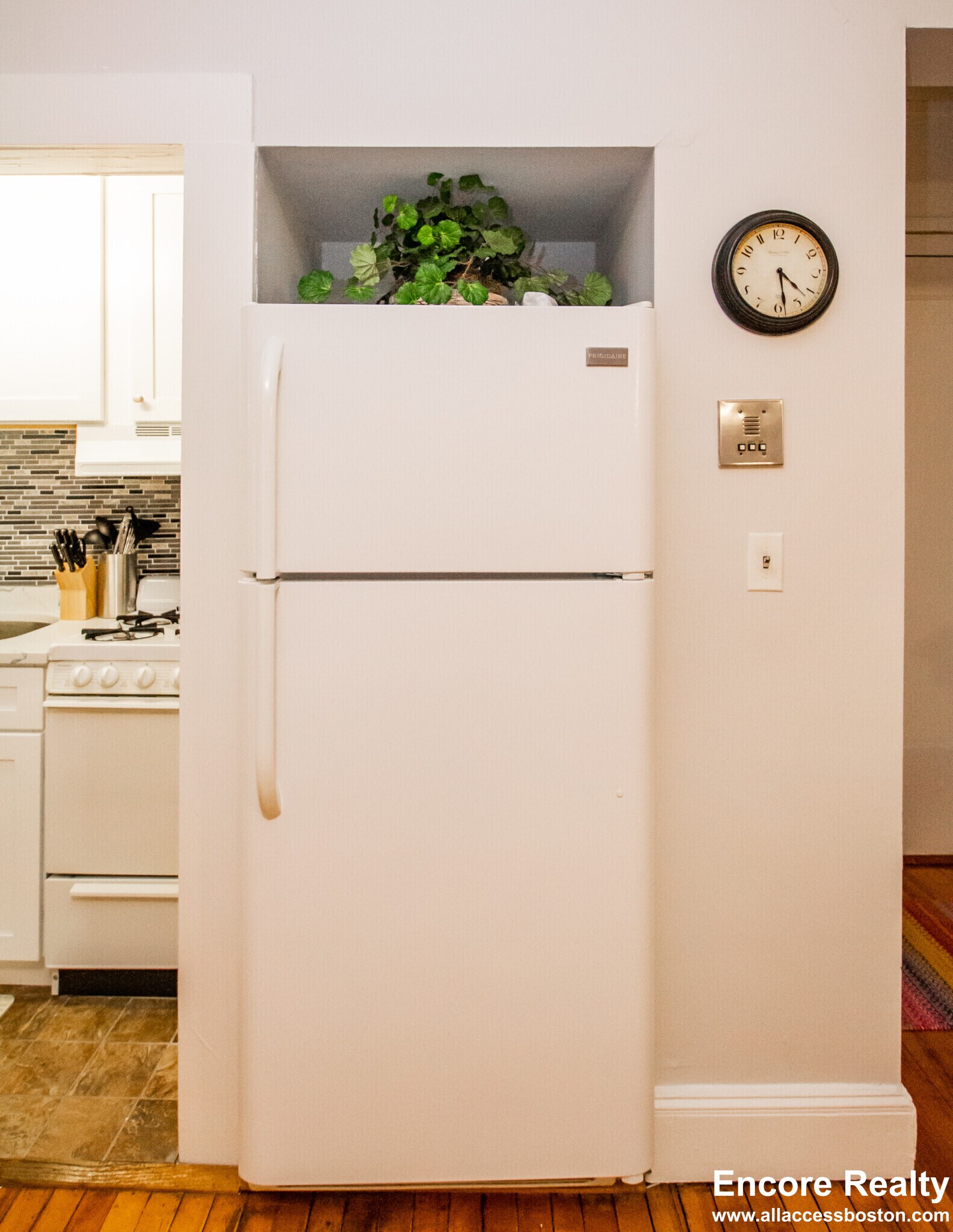 Building Photo - 1253 Beacon St