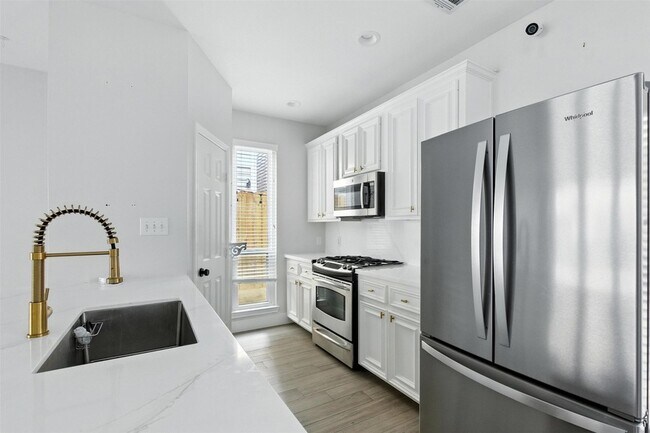 Building Photo - 2020 Bailey St
