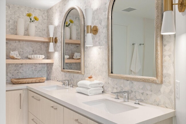 Building Photo - 47 N Kavenish Dr