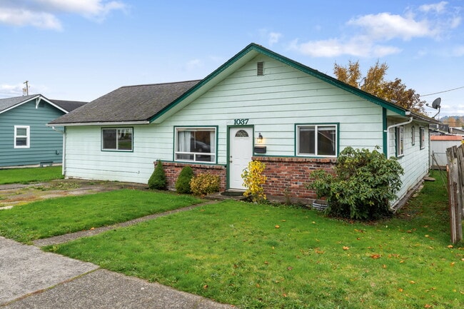 Building Photo - 1037 SW Cascade Ave