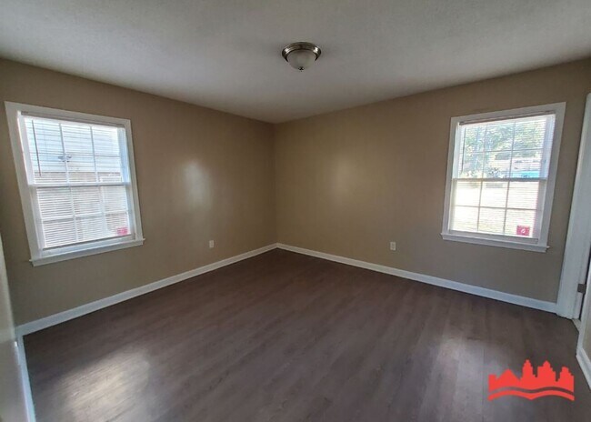 Building Photo - 5817 Lochmoor Ave
