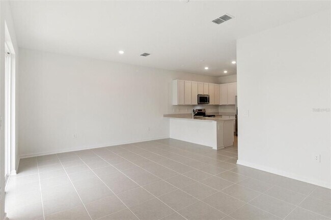 Building Photo - 2701 Skyline Lp