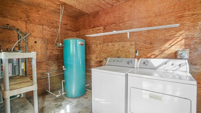 Building Photo - 5958 Skylane Dr