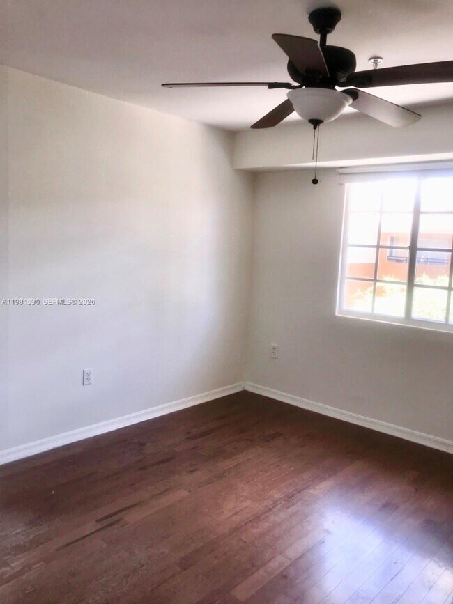 Building Photo - 2991 NE 185th St