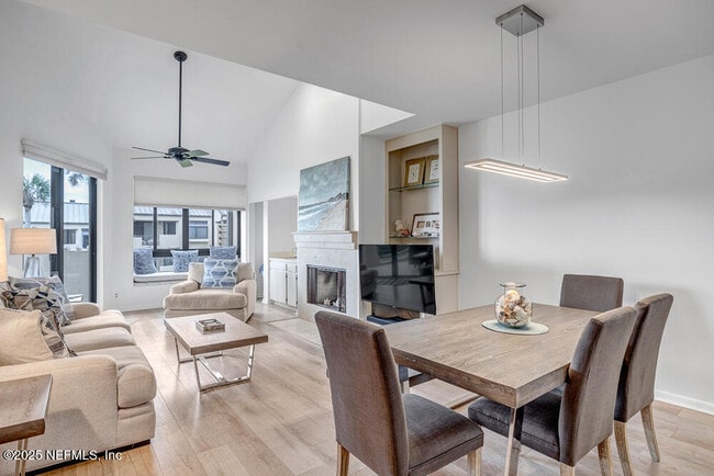 Building Photo - 810 Spinnakers Reach Dr