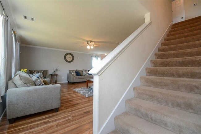 Building Photo - Beautiful stone front 2 story home in the ...