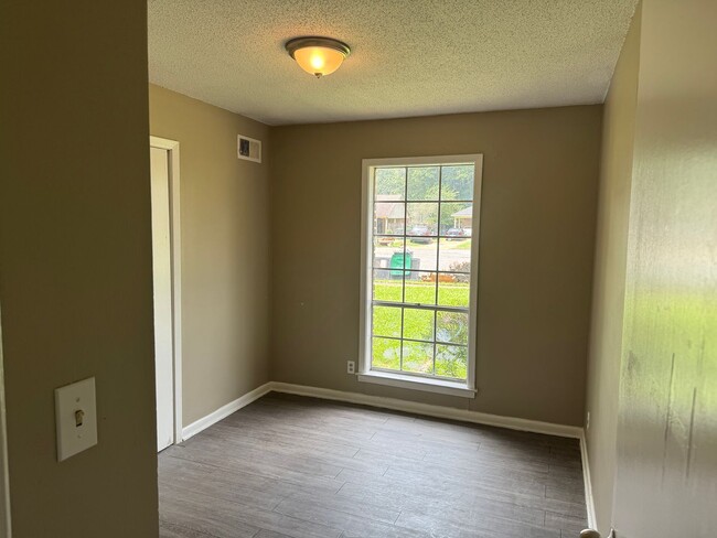 Building Photo - Charming 3-Bedroom Home in Memphis Comfort & Convenience Await!