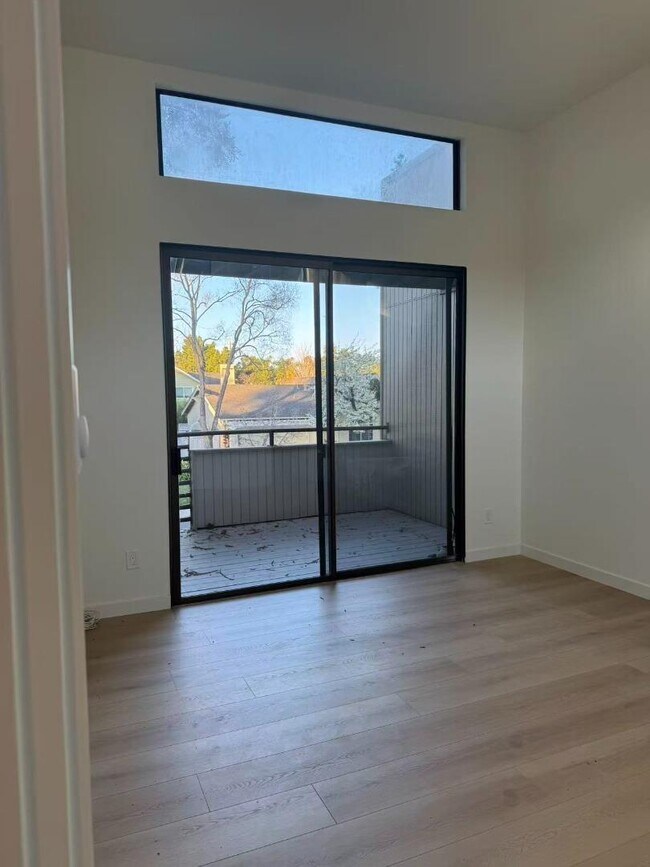 Building Photo - 928 Wright Ave