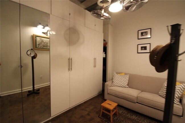 Building Photo - 172 Haynes St SW