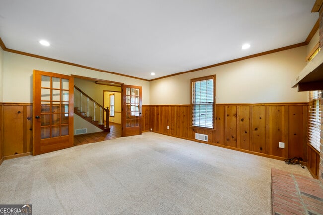 Building Photo - 104 Lake Somerset Dr NW