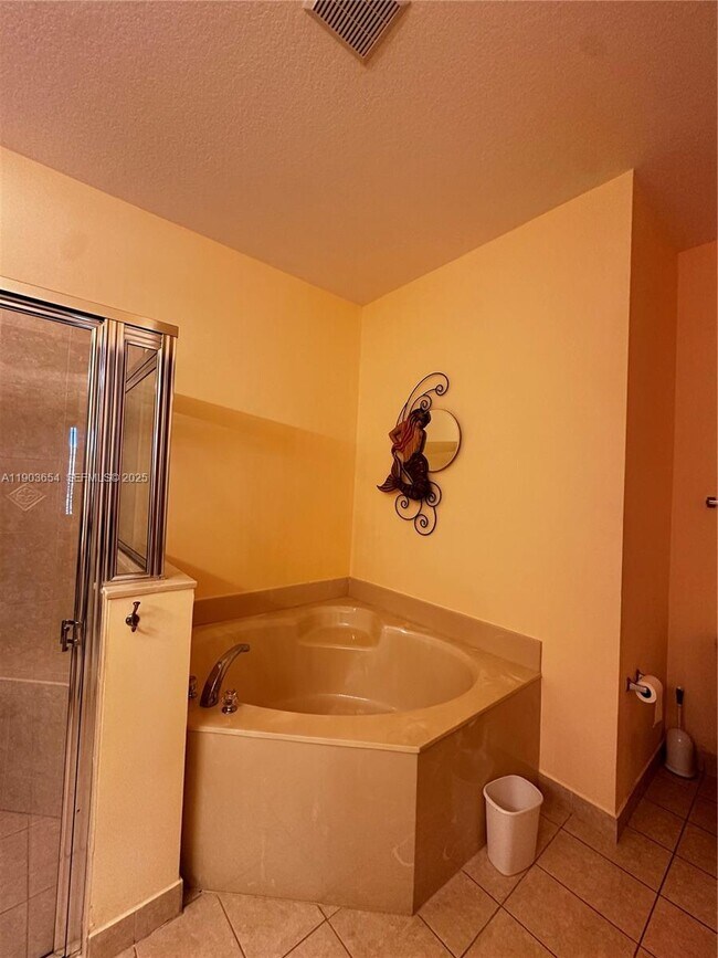 Building Photo - 606 Mariner Bay Blvd