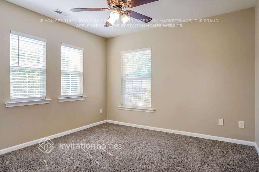 Building Photo - 2936 Roundleaf Ct