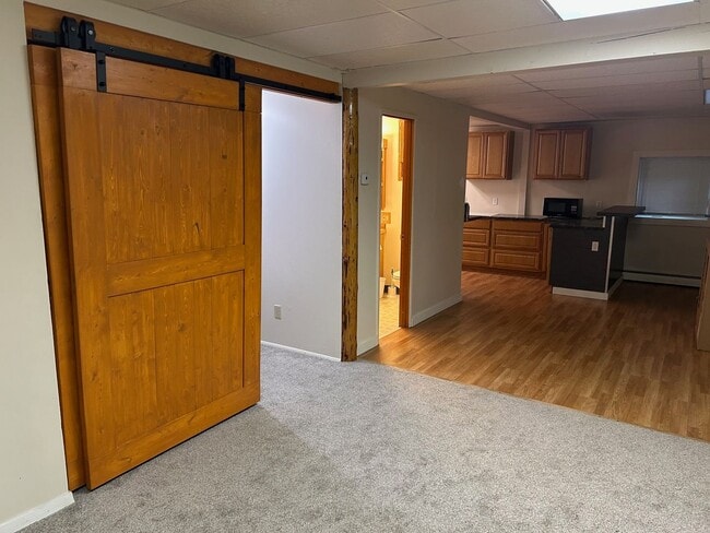 Building Photo - one bedroom Apartment