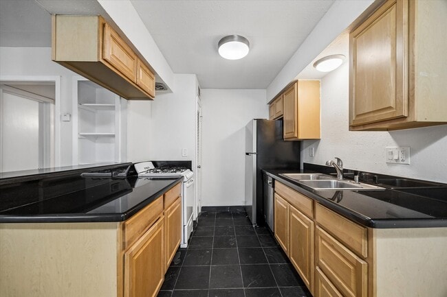 Building Photo - 2206 Mason St