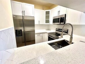 Building Photo - 7893 N Southwood Cir