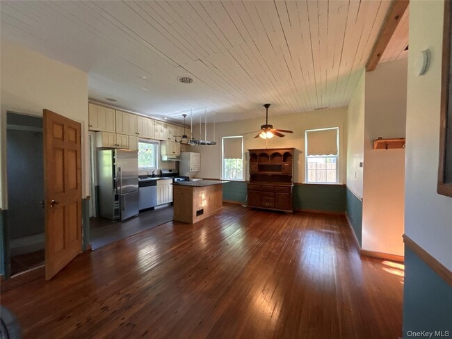 Building Photo - 135 Rudd Pond Rd