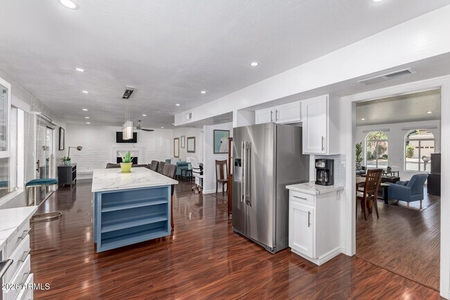 Building Photo - 11401 N 45th Pl